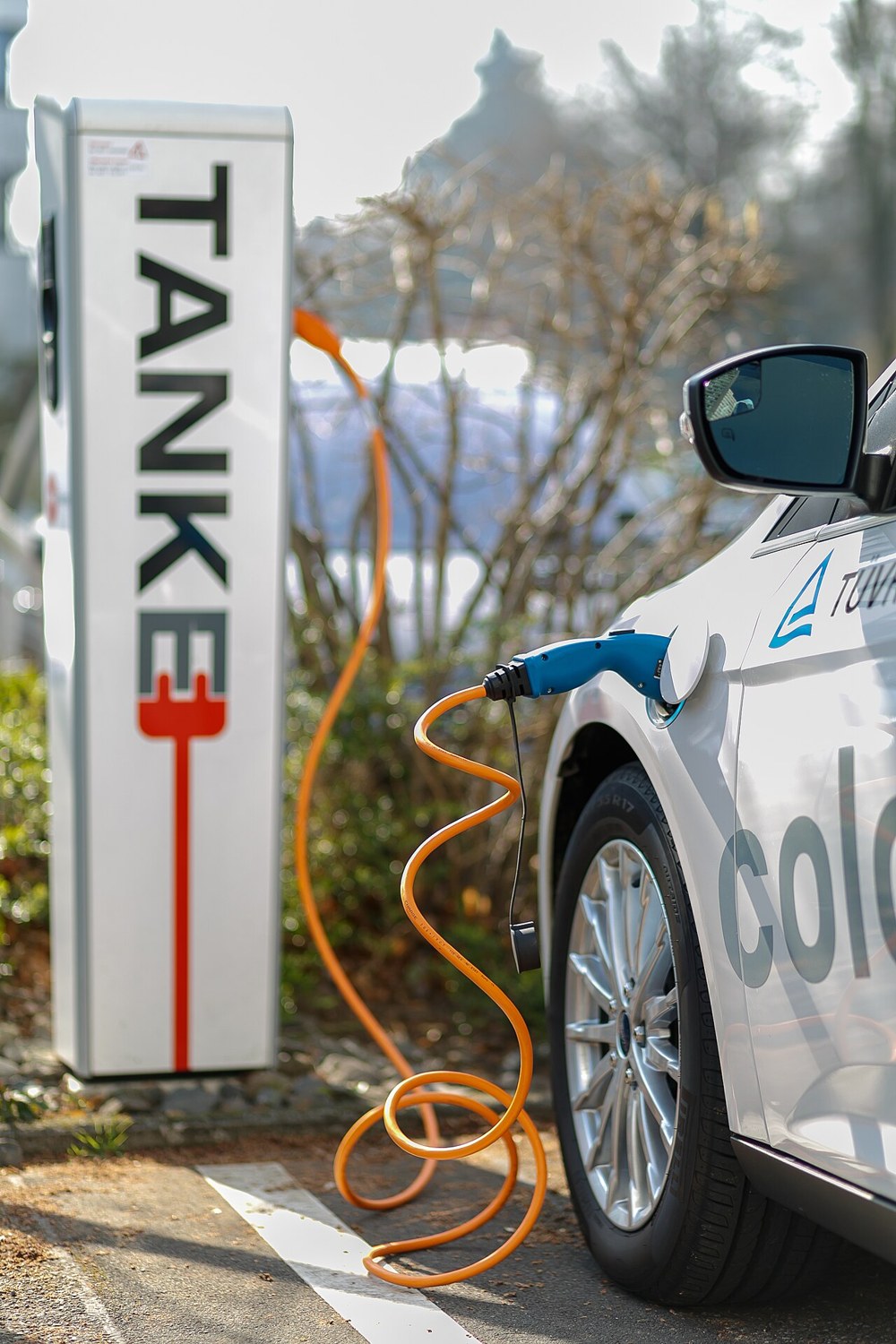 Mit Elektroauto übernachten: Laden vor der Reise planen