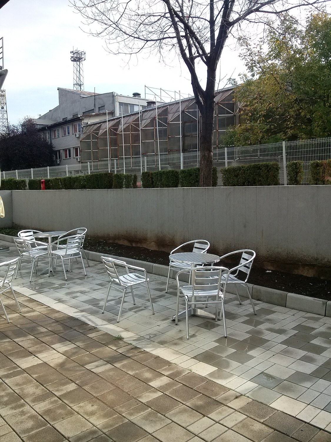 Terrasse und Balkon: Schatten, Sitzplätze und Privatsphäre einschätzen